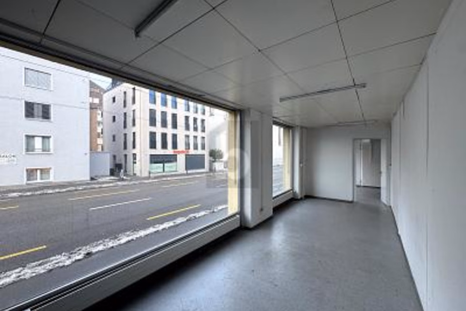 IN PRIME LOCATION WITH LARGE SHOP WINDOW, 9016 St. Gallen, St. Gallen, CH