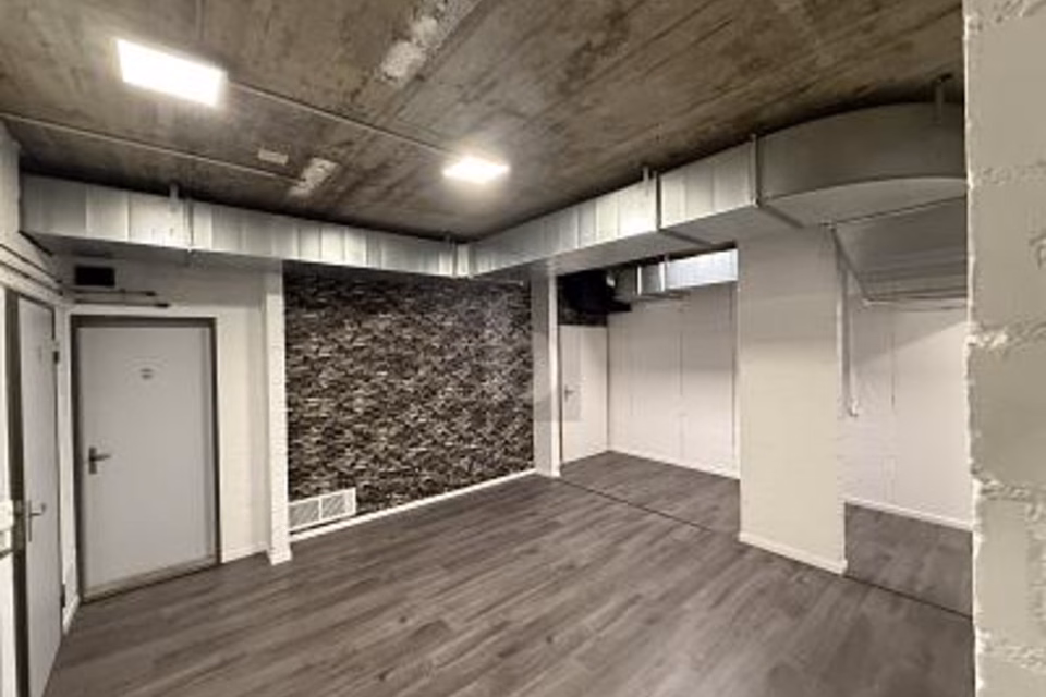 With tea kitchen, shower and ventilation, 5000 Aarau, Aargau, CH