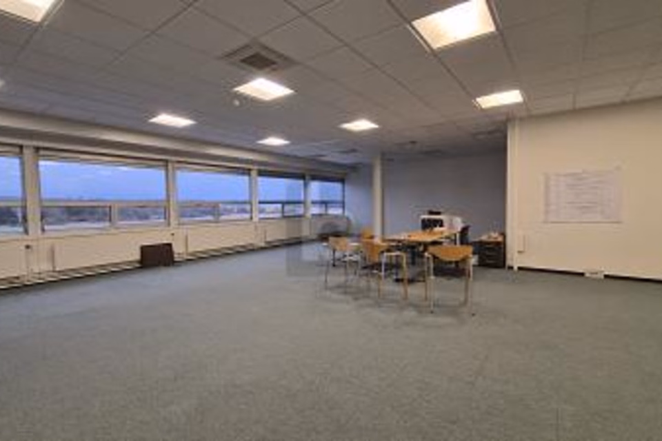 ATTRACTIVE, FUNCTIONAL & IDEALLY LOCATED, 8153 Rümlang, Zurich, CH