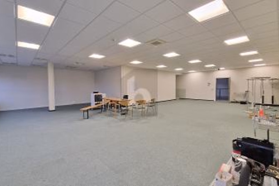 ATTRACTIVE, FUNCTIONAL & IDEALLY LOCATED, 8153 Rümlang, Zurich, CH