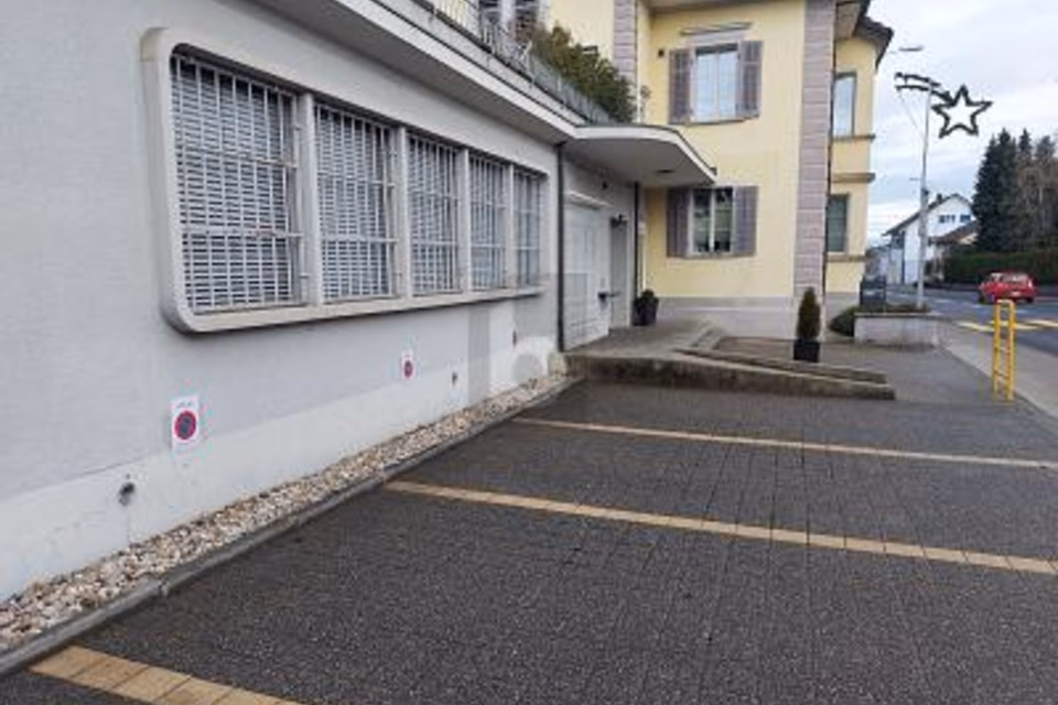 LIGHT-FILLED WITH EXCELLENT ACCESSIBILITY, 6144 Zell LU, Lucerne, CH