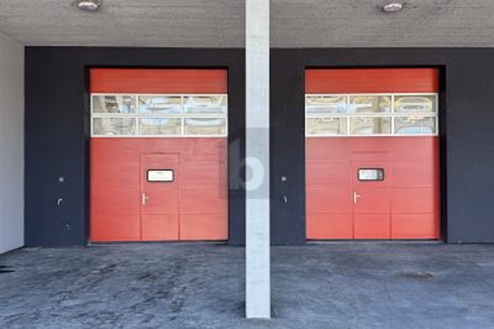 DOUBLE HALL — COMPLETELY NEW!, 1868 Collombey, Valais/Wallis, CH