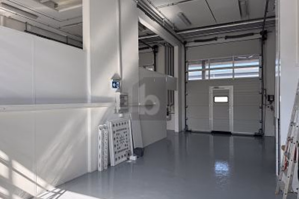 DOUBLE HALL — COMPLETELY NEW!, 1868 Collombey, Valais/Wallis, CH