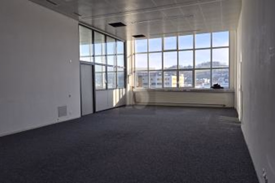 Light-filled in an excellent location, 8184 Bachenbülach, Zurich, CH
