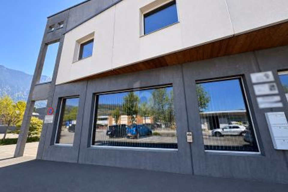 VISIBLE, MODERN & IDEALLY ACCESSIBLE, 1880 Bex, Vaud, CH