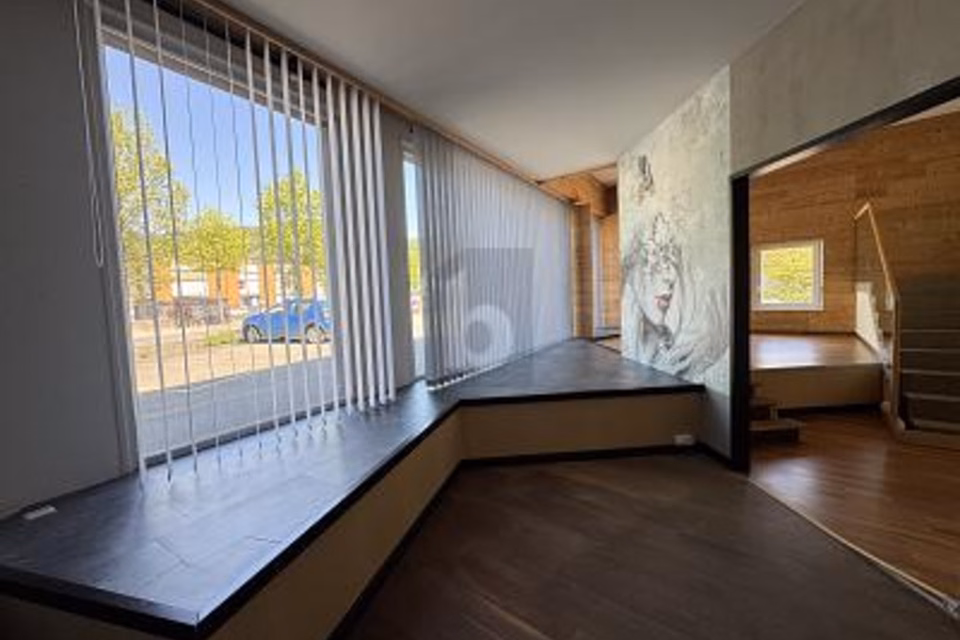 VISIBLE, MODERN & IDEALLY ACCESSIBLE, 1880 Bex, Vaud, CH