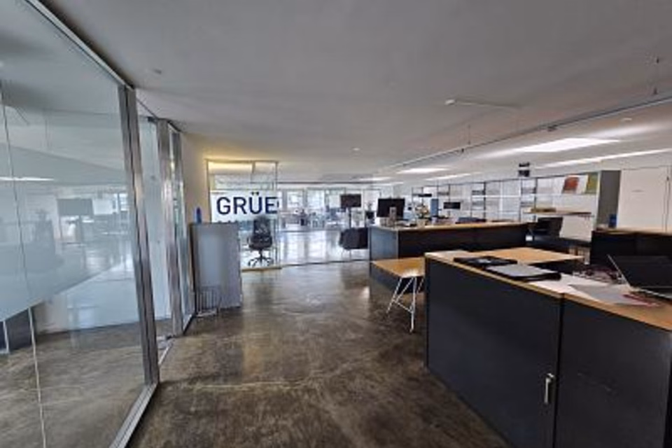 MODERN WITH PLENTY OF LIGHT AND SPACE, 8045 Zürich, Zurich, CH