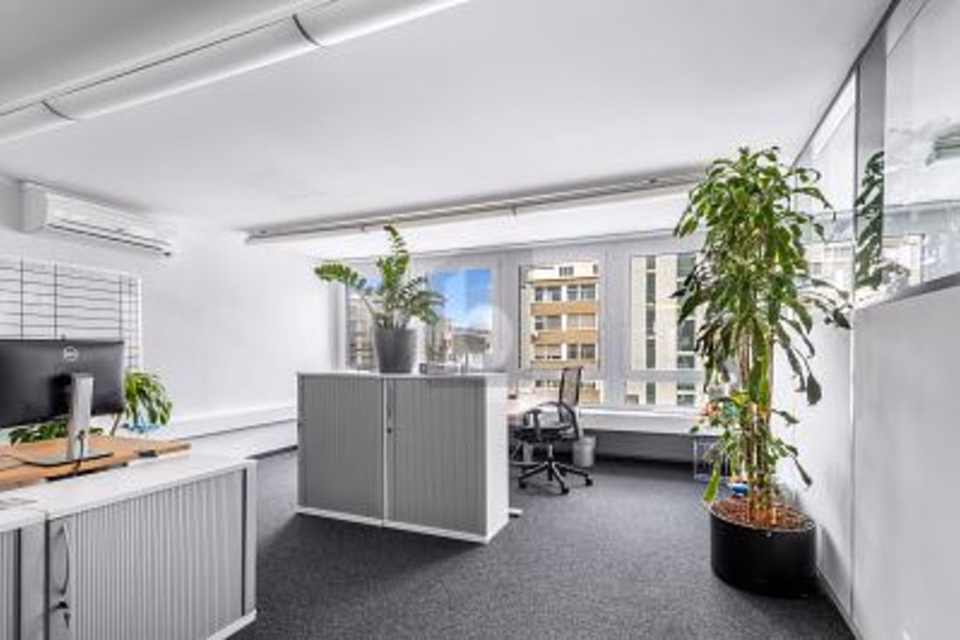MODERN SPACES IN A CENTRAL LOCATION, 8600 Dübendorf, Zurich, CH