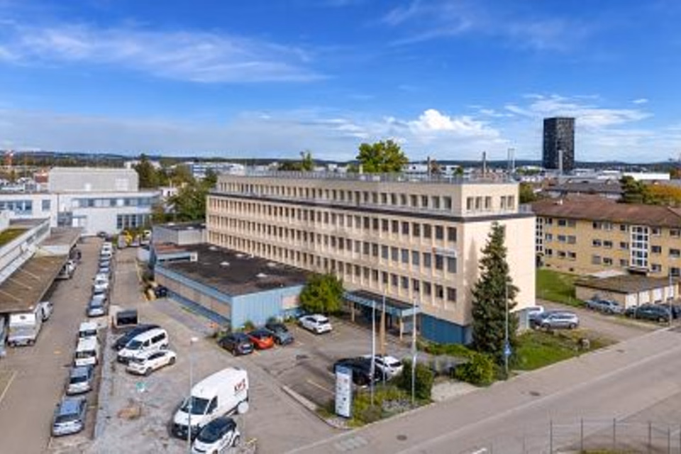 MODERN SPACES IN A CENTRAL LOCATION, 8600 Dübendorf, Zurich, CH