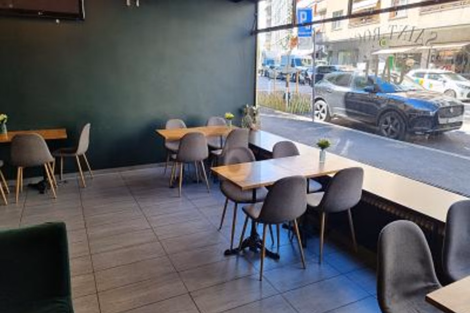 CAFE BAR IN THE ST-ROCH NEIGHBOURHOOD !, 1004 Lausanne, Vaud, CH
