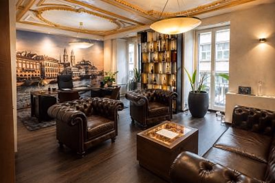 PRESTIGE AND ELEGANCE IN PERFECT HARMONY, 8001 Zürich, Zurich, CH