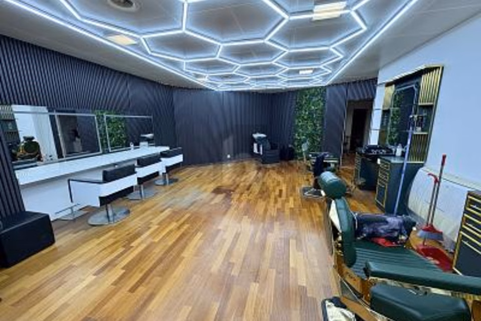 CENTRALLY LOCATED AND VERSATILE, 8820 Wädenswil, Zurich, CH