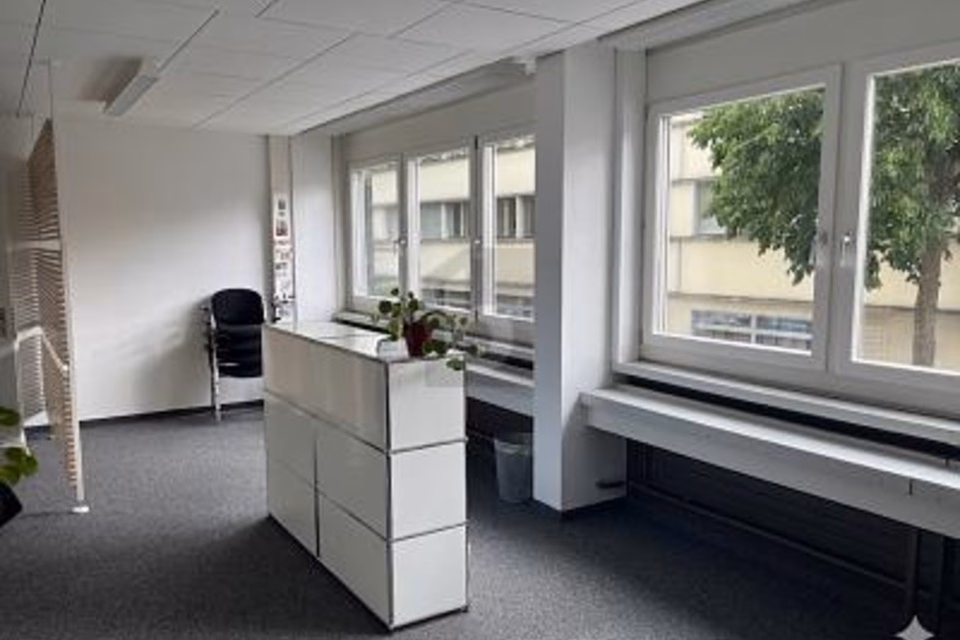 MAGNIFICENT COMMERCIAL PREMISES, 2500 Biel/Bienne, Bern, CH