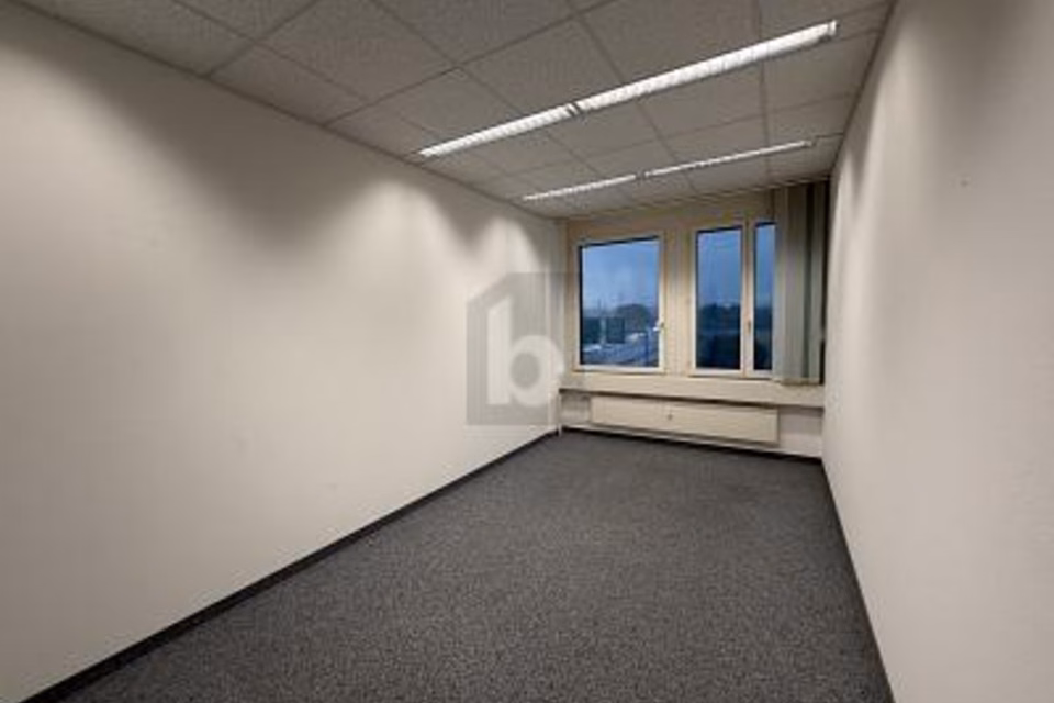 SUCCESS STARTS AT THE RIGHT LOCATION, 6343 Rotkreuz, Zug, CH