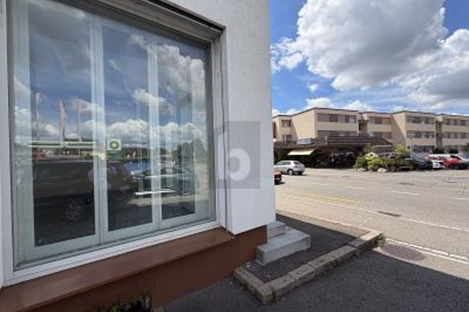 HIGHLY FREQUENTED, IDEAL FOR WALK-IN CUSTOMERS, 8302 Kloten, Zurich, CH