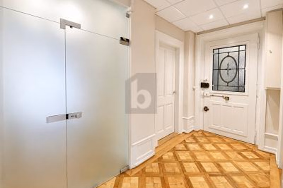MAGNIFICENT OFFICES OF APPROX. 160 M² IN GENEVA (1205), 1205 Genève, Geneva, CH