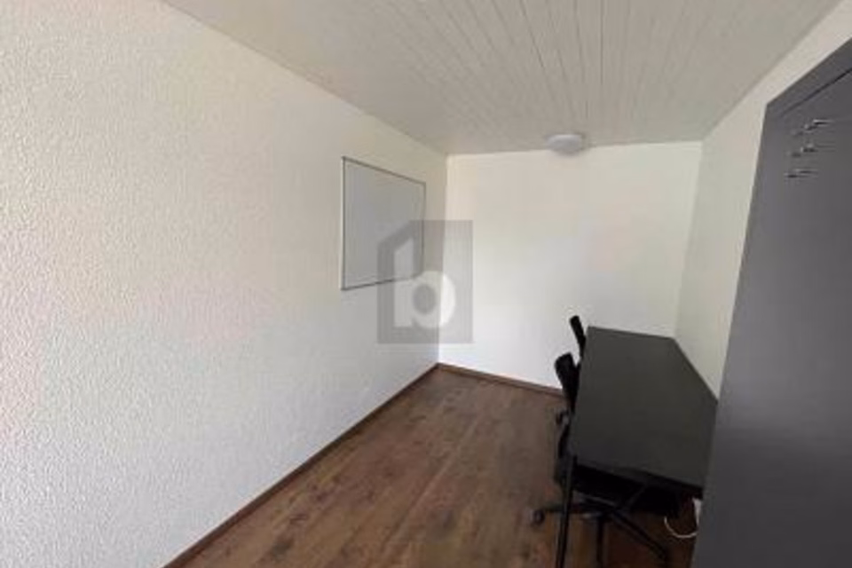 Space in a tax-advantaged location, including ancillary costs, 8852 Altendorf, Schwyz, CH