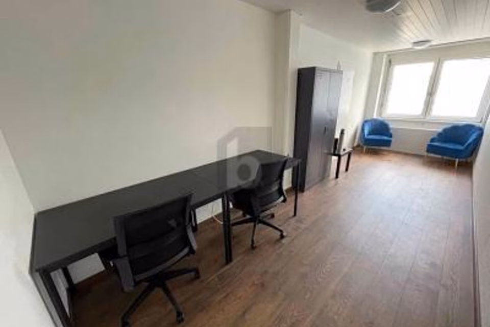 Space in a tax-advantaged location, including ancillary costs, 8852 Altendorf, Schwyz, CH