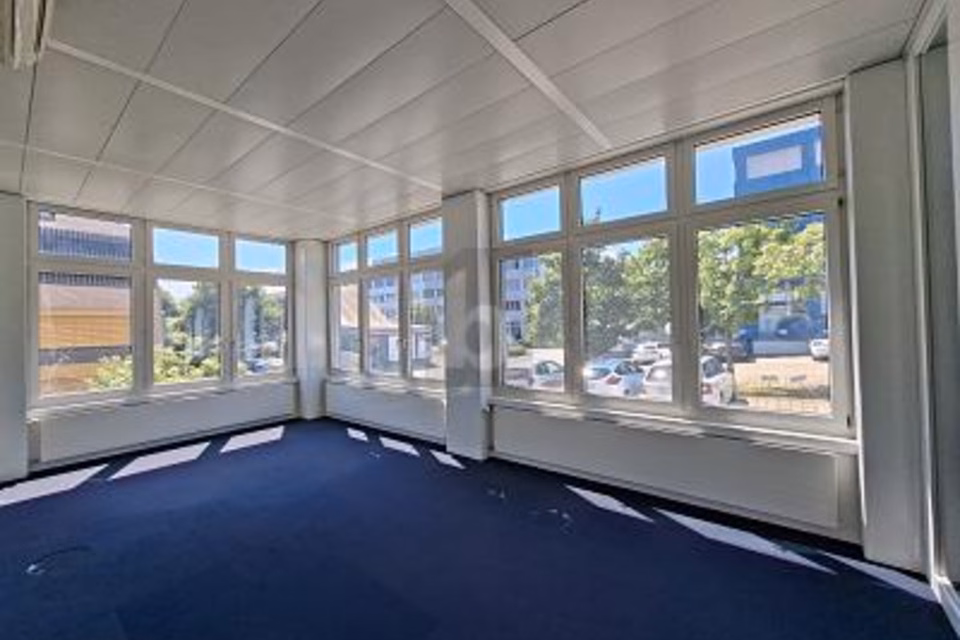 AIR-CONDITIONED OFFICE SPACE - AVAILABLE IMMEDIATELY, 6331 Hünenberg, Zug, CH