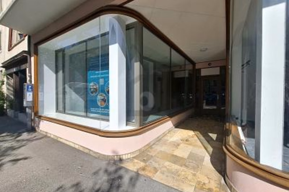 SPACIOUS AND VERY MODERN, 2800 Delémont, Jura, CH