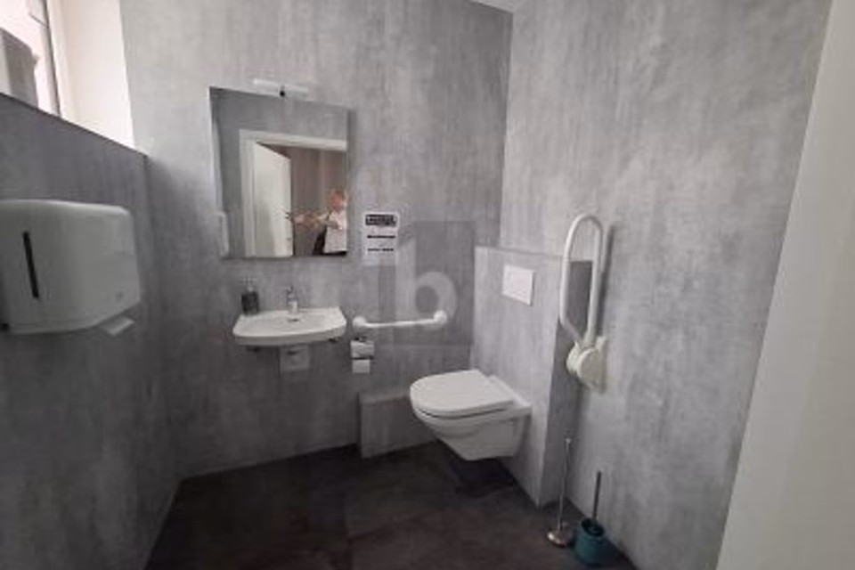 SPACIOUS AND VERY MODERN, 2800 Delémont, Jura, CH