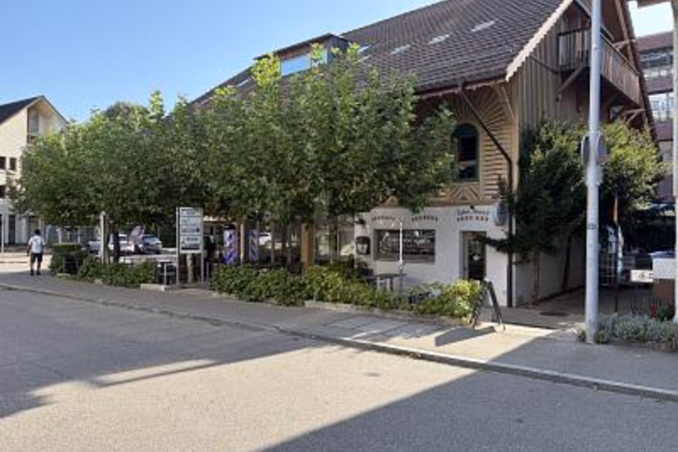 MODERN AND CENTRAL IN A PRIME LOCATION, 8302 Kloten, Zurich, CH