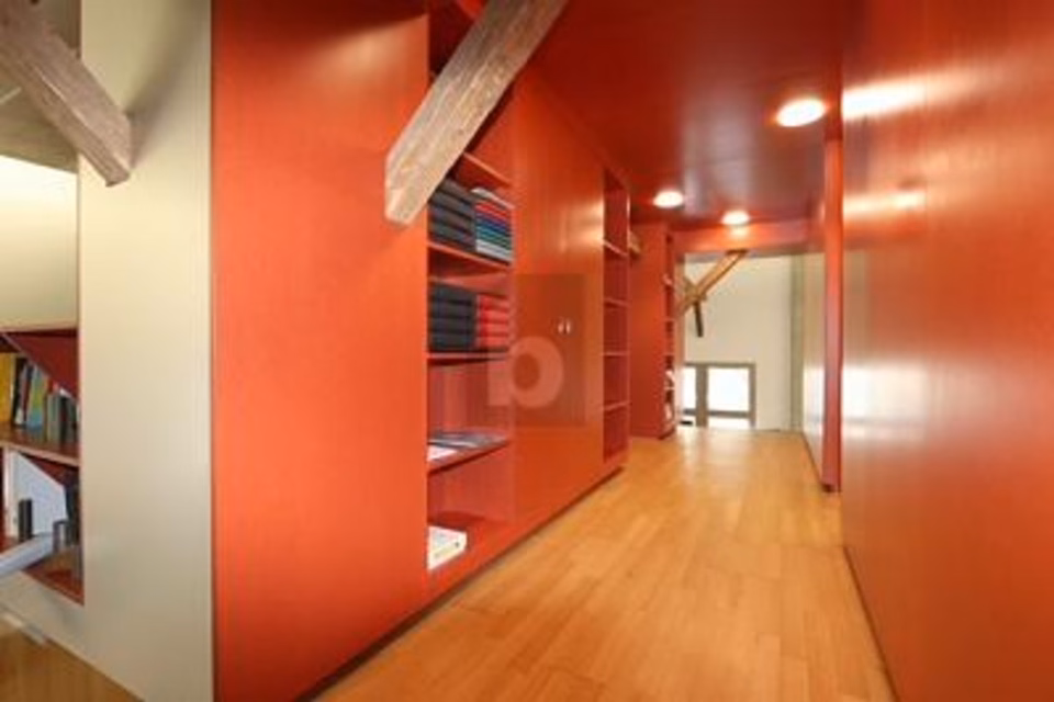 MODERN AND CENTRAL IN A PRIME LOCATION, 8302 Kloten, Zurich, CH