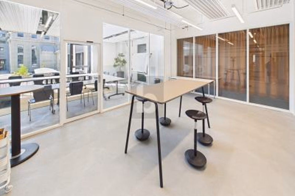 MODERN AND VERSATILE USAGE, 3066 Stettlen, Bern, CH