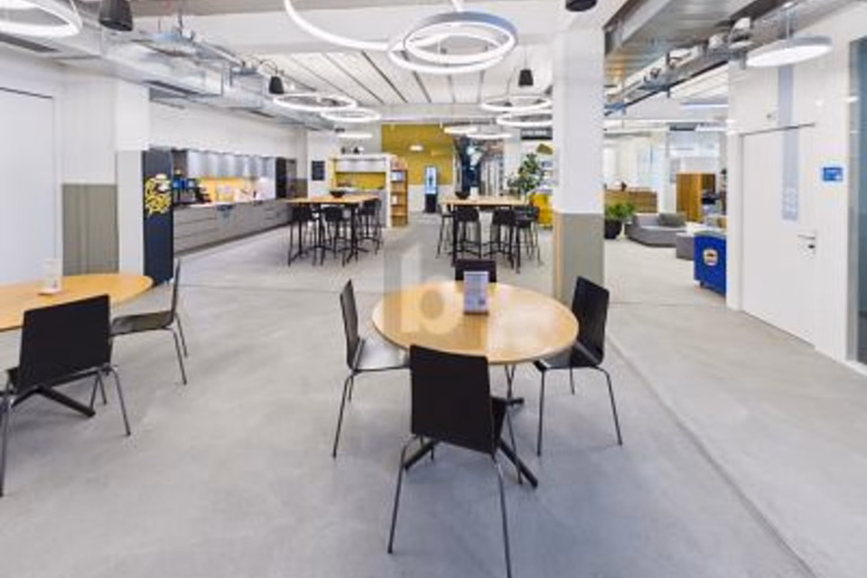 MODERN AND VERSATILE USAGE, 3066 Stettlen, Bern, CH