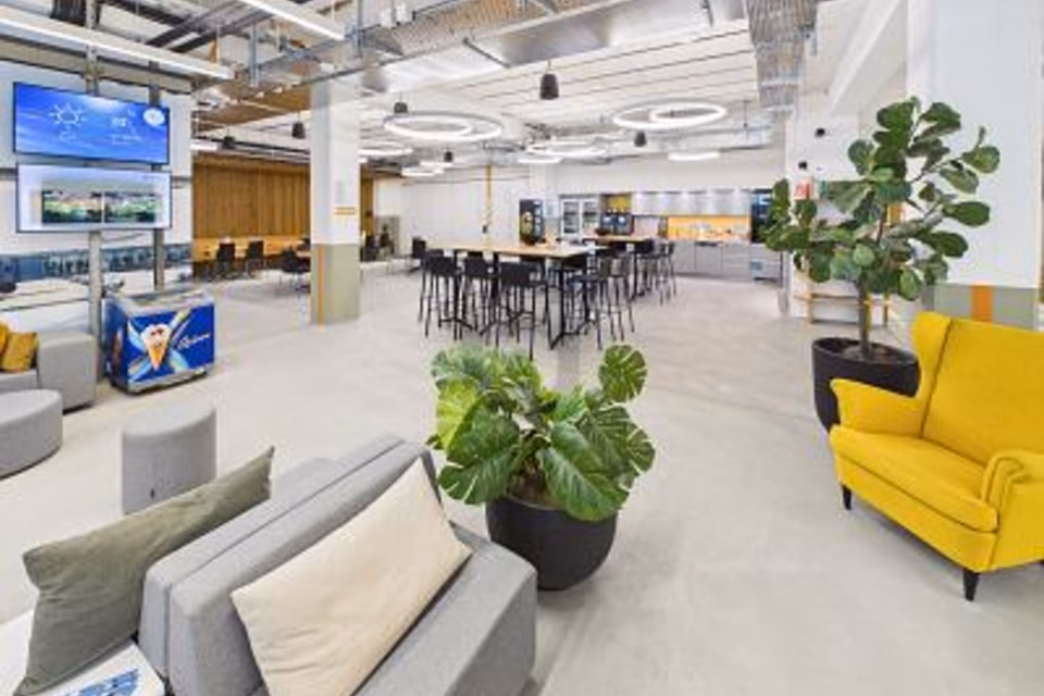 MODERN AND VERSATILE, 3066 Stettlen, Bern, CH