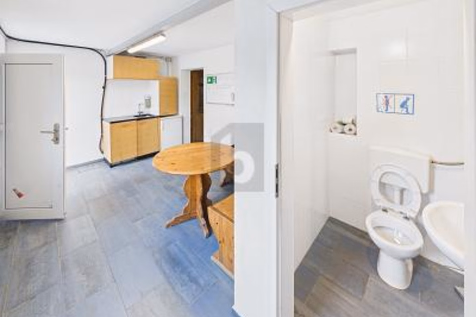 FLEXIBLE, PRACTICAL, WELL CONNECTED, 4704 Niederbipp, Bern, CH