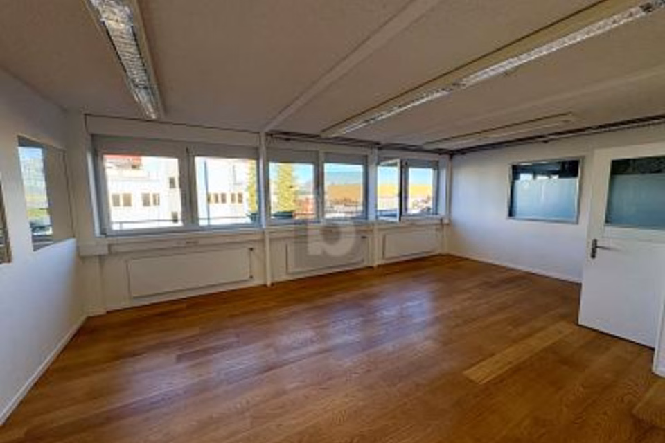SPACIOUS, LIGHT-FILLED AND VERSATILE, 8855 Wangen SZ, Schwyz, CH