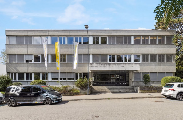Commuter-friendly office: train station reachable in just 5 minutes