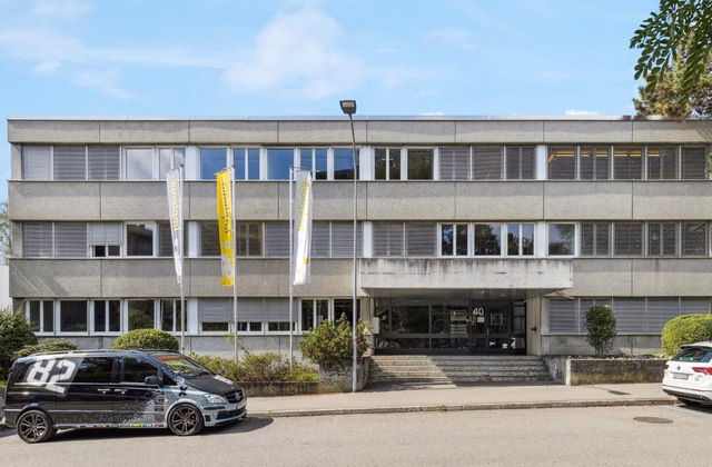 Commuter-friendly office: train station reachable in just 5 minutes