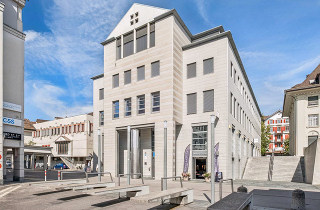 Attractive office space with fitness/practice fit-out in Rapperswil!