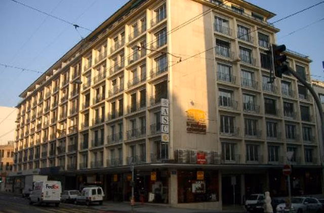 Offices of 112 m2 close to the train station and the lake
