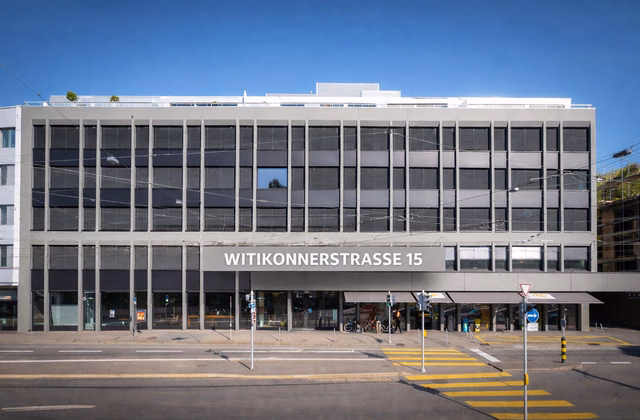 Light-filled commercial space with flexible layout directly at Klusplatz