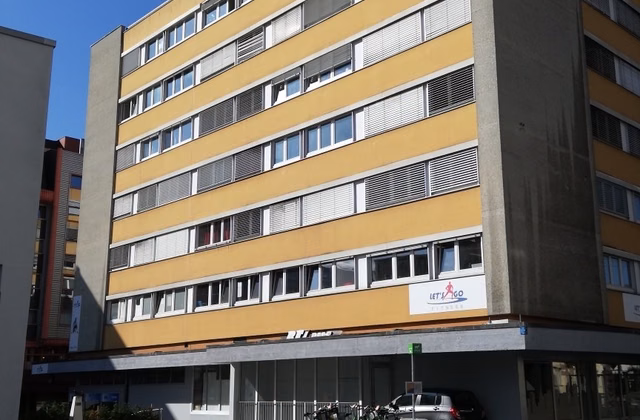 Commercial premises of 160 m² for rent – Strategic location in the heart of Le Locle