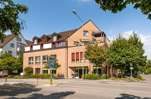 Office / practice premises just a 10‑minute walk from the train station!