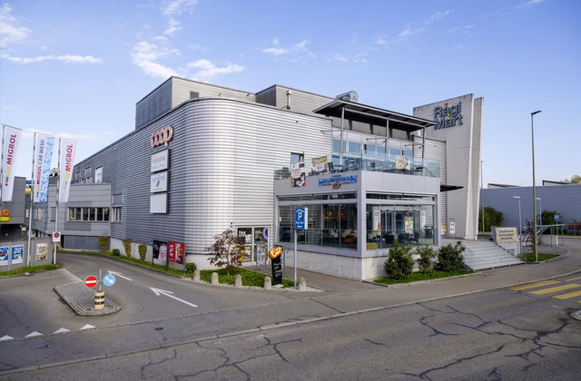 All roads lead to Regensdorf - storage spaces from 50 m²