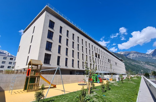 Indoor motorcycle parking space for rent in Martigny