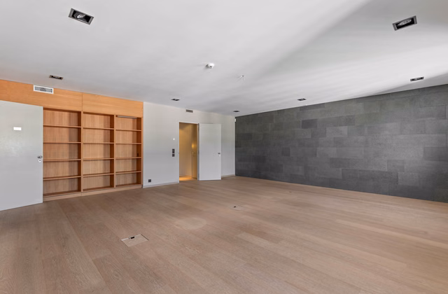 Prestigious office, in immediate proximity to Parc des Bastions
