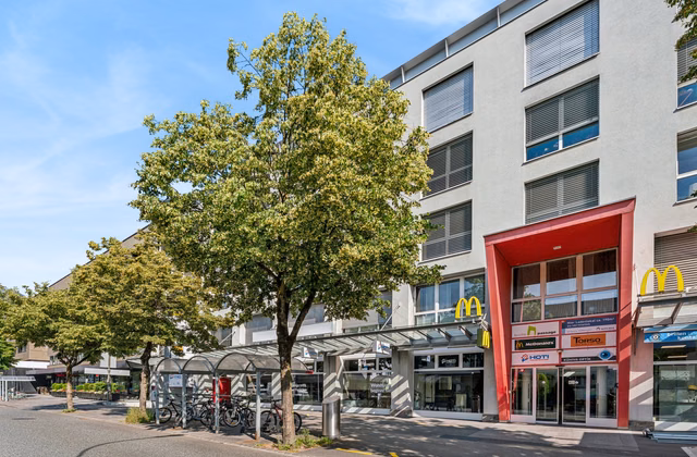 Office / commercial space on the ground floor for rent