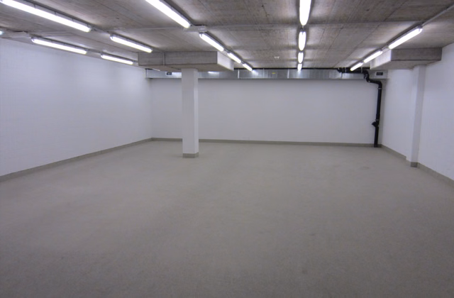 Storage room for rent in modern shopping center
