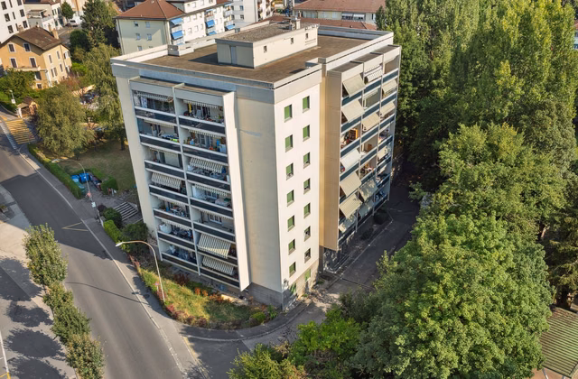 Indoor parking space No. 5 for rent in Crissier