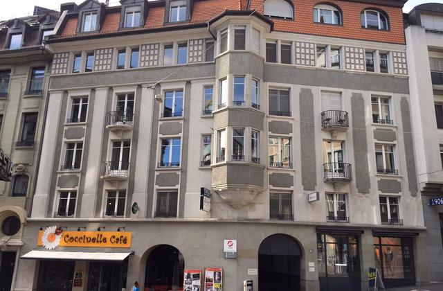 Retail premises ideally located in the city centre