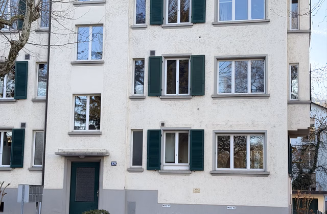 Garage for rent in a central location in Zurich-Wollishofen