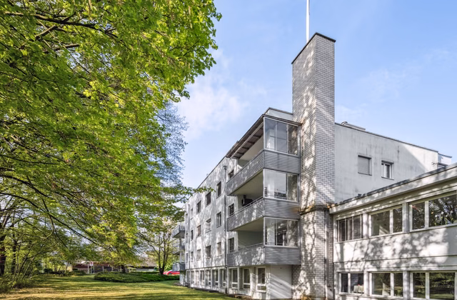 Space for Your Vision: 70 m² practice or office space in Oberwil
