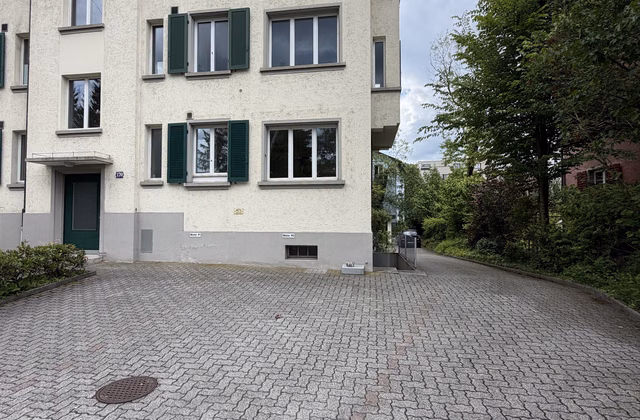 29 m² storage room in a quiet location in Zürich-Wollishofen