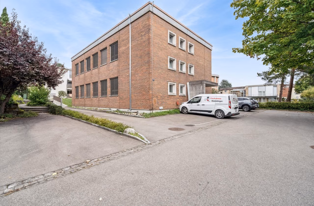 Your new business location – bright, flexible and centrally located!